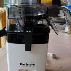 Partners NEW juicer